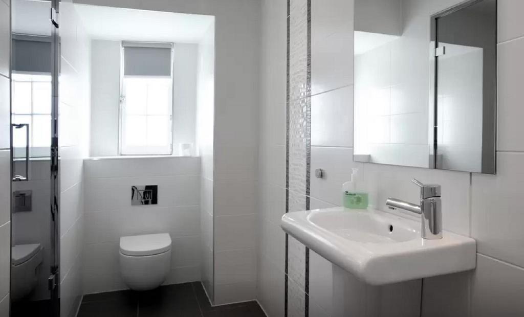 Clamshell Land - Royal Mile Apartment Edinburgh Room photo