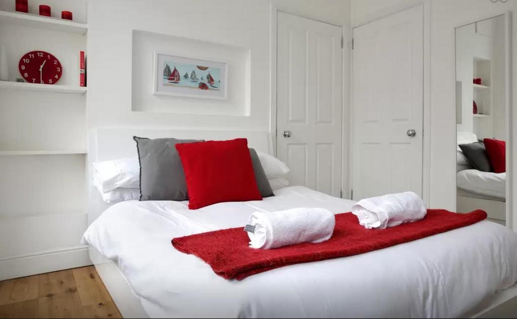 Clamshell Land - Royal Mile Apartment Edinburgh Room photo