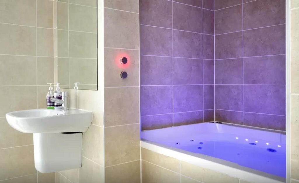 Clamshell Land - Royal Mile Apartment Edinburgh Room photo
